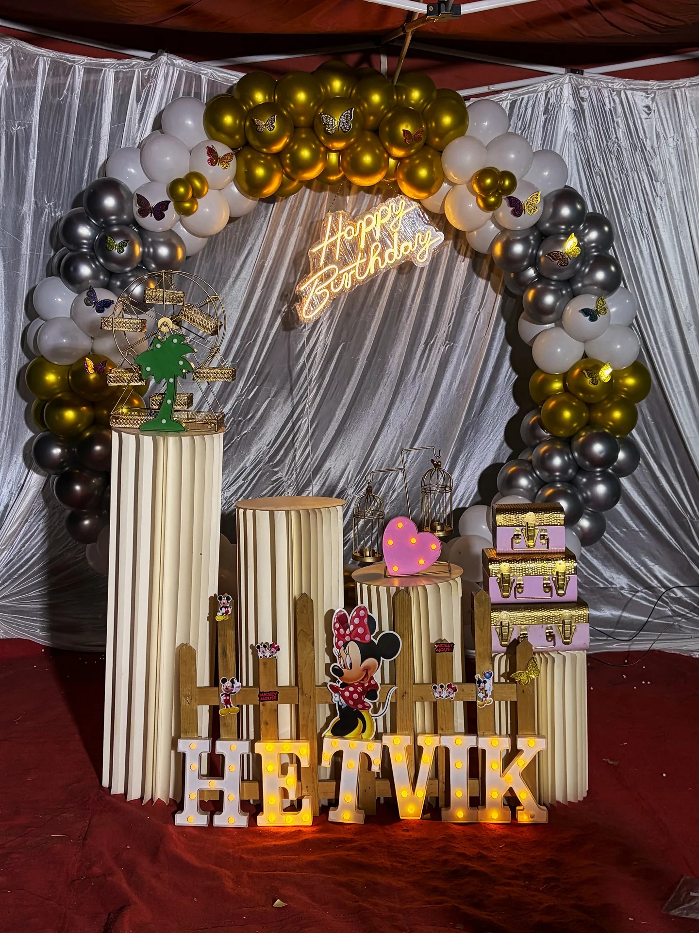 RS Rock Events close up of premium balloon styling